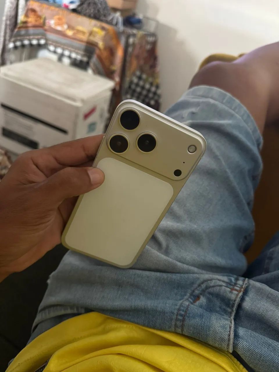 Vendo iPhone XR na carcaça do 17 pro  - Foto 2