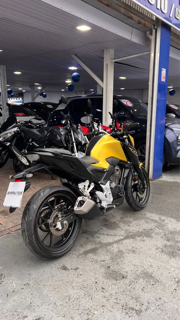 CB 300F 2024 - Foto 3