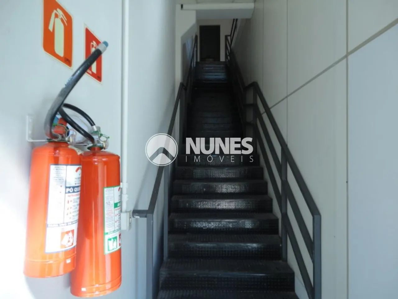 ARMAZÉM COMERCIAL / INDUSTRIAL EM ÓTIMO ESTADO / EXCELENTE LOCALIZAÇÃO E CONSTRUÇÃO - Foto 3