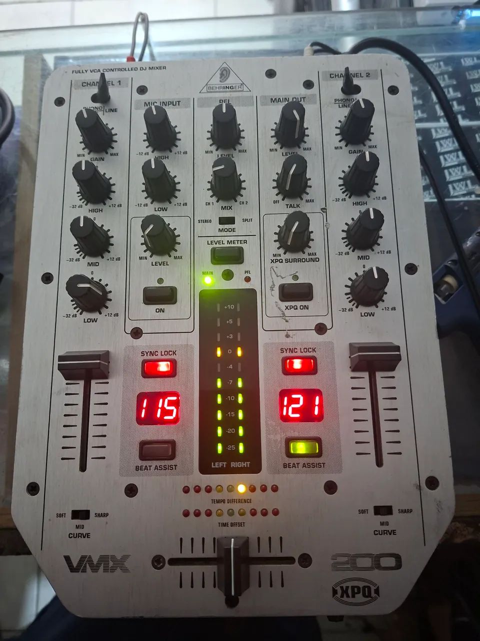 Mixer behringer Vmx 200