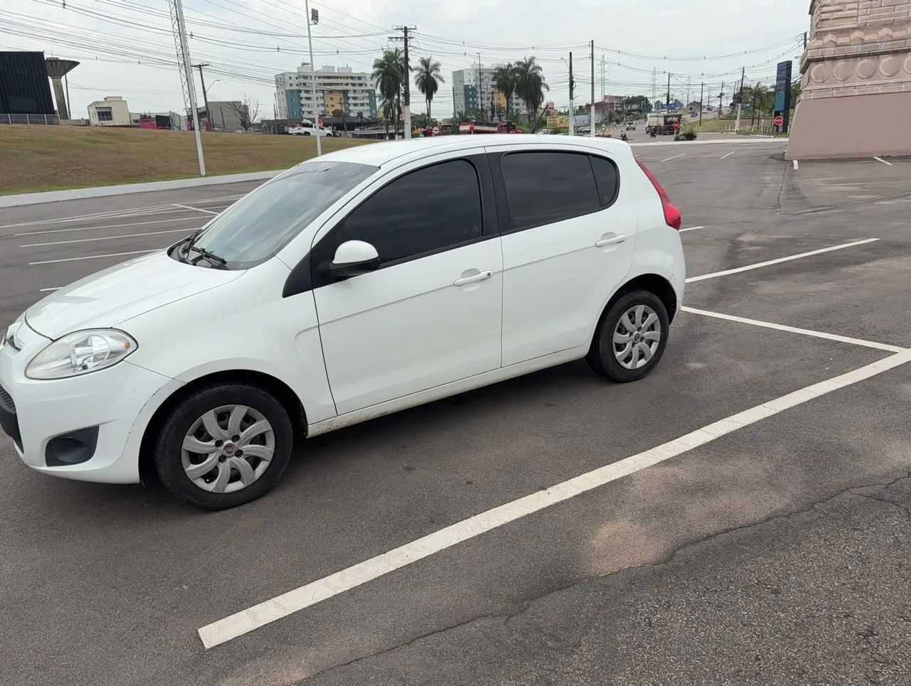 Fiat Palio Attractive 1.0 EVO Fire Flex 8V 5P 2015 - Foto 2