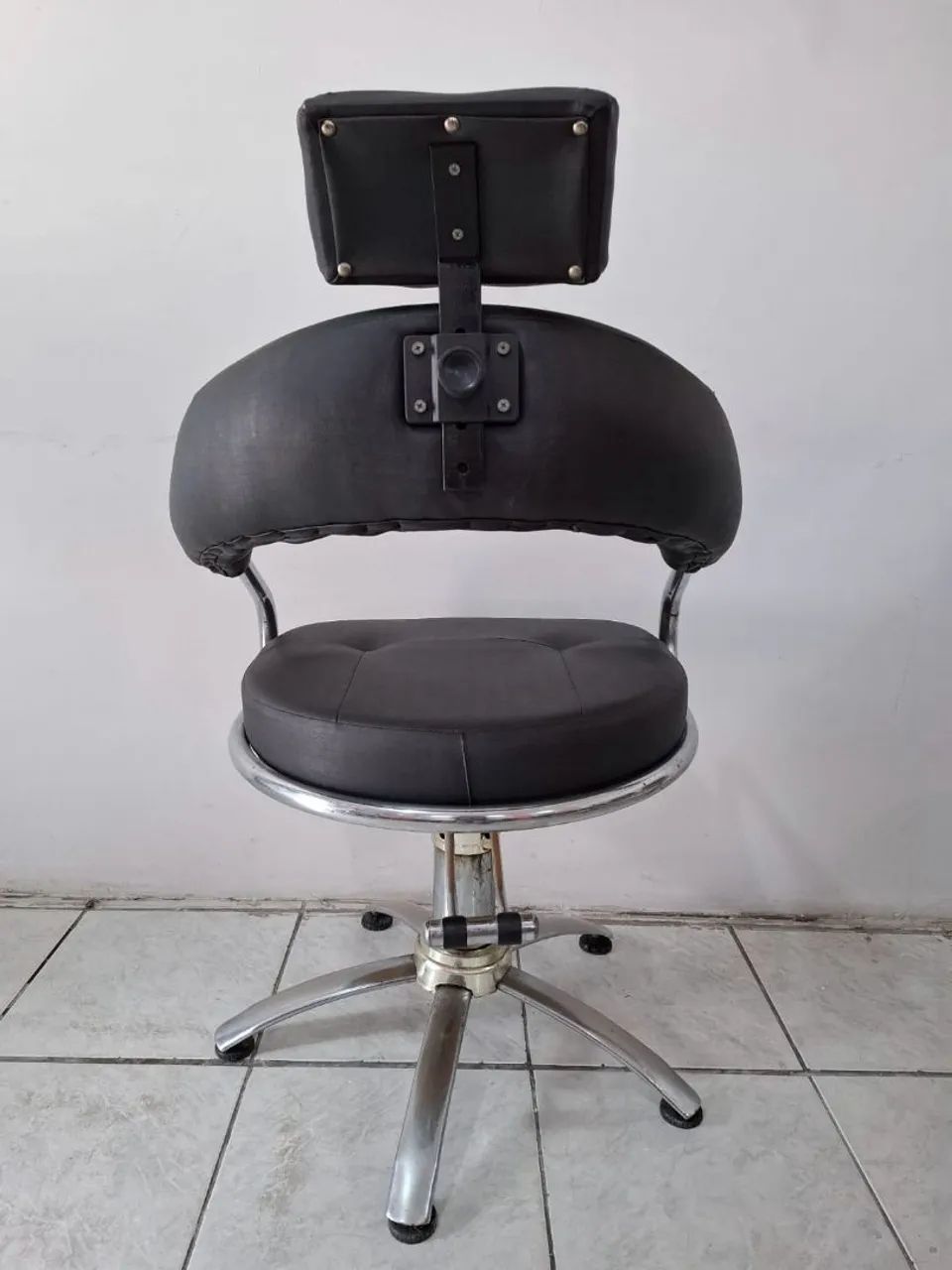 Cadeiras para salão de beleza semi novas