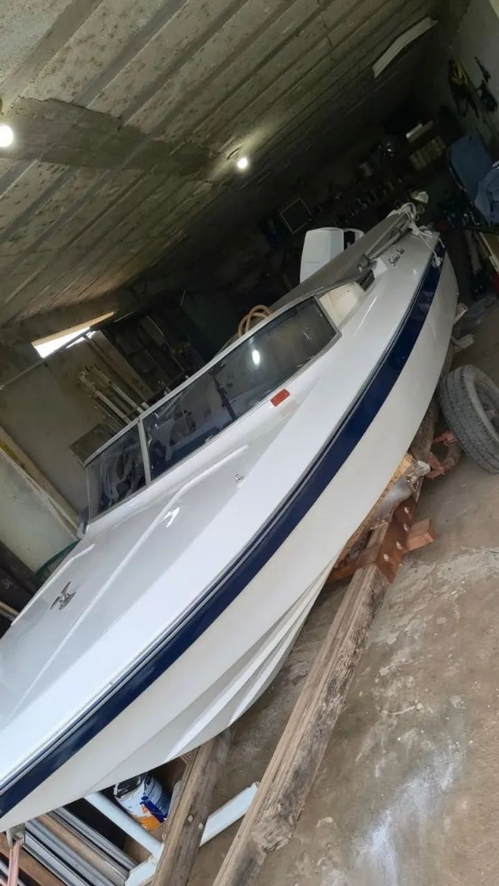 Lancha zero pegar e navegar
