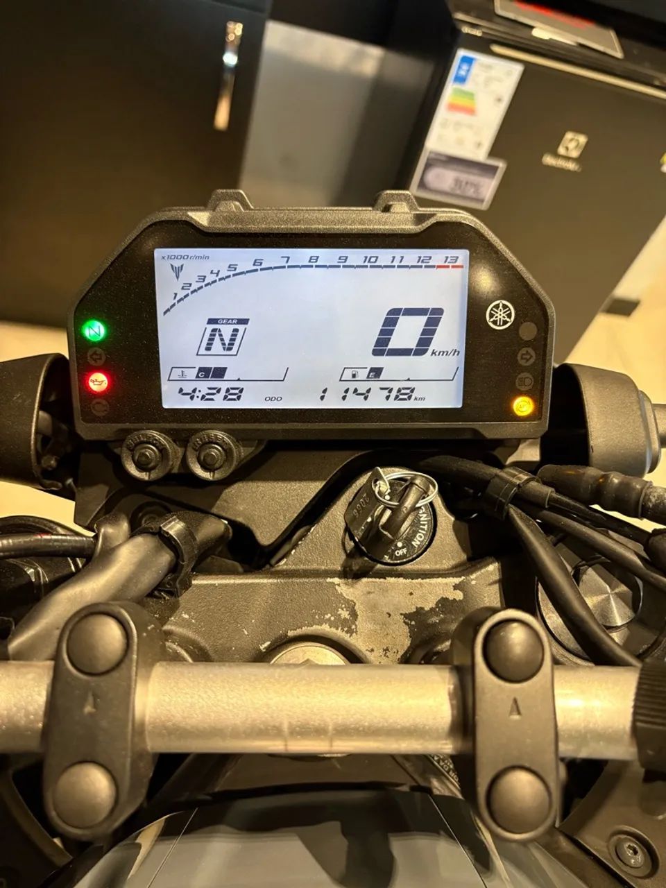 YAMAHA MT03 2024 - Foto 4