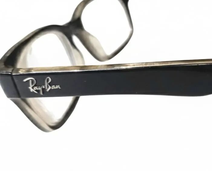 Armação de óculos ray-ban preta com incolor formato retangular