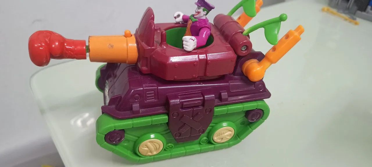 Tanque  e boneco Coringa Imaginext  - Foto 3