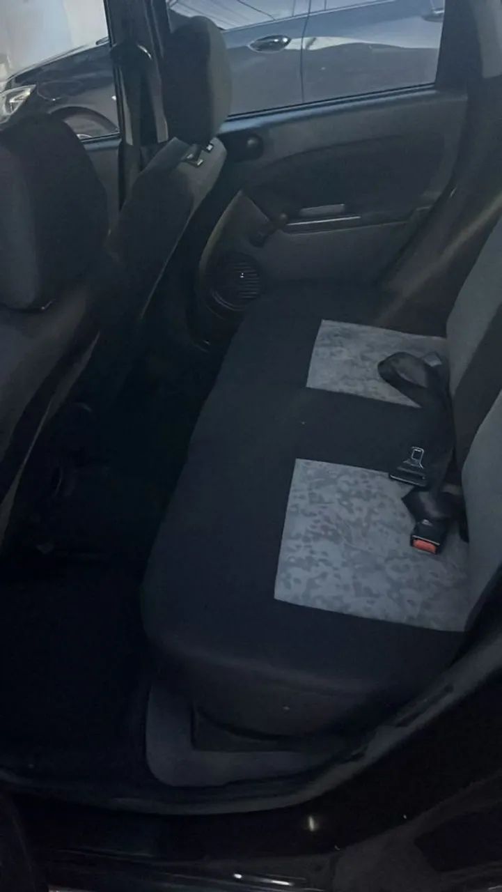 Ford Fiesta Sedan 1.0 8V Flex 4P 2008 - Foto 5