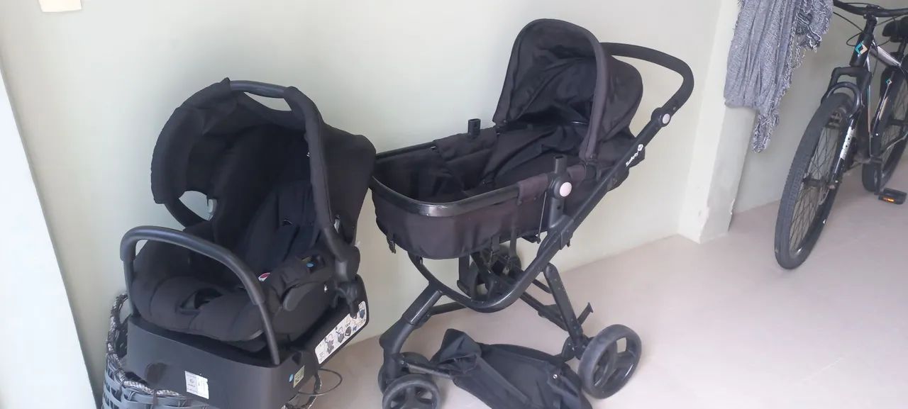 Carrinho e bebe conforto com suporte pra carro
