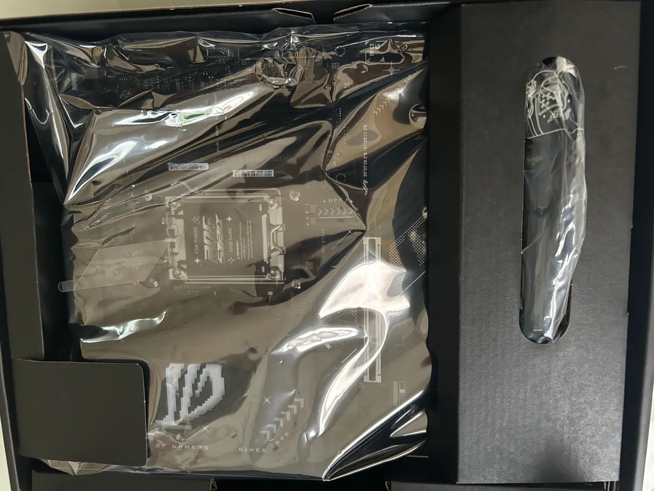 Placa mãe asus rog strix x870-f - Foto 2