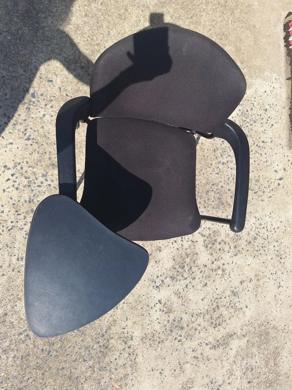 Cadeira com mesa acoplada  - Foto 3
