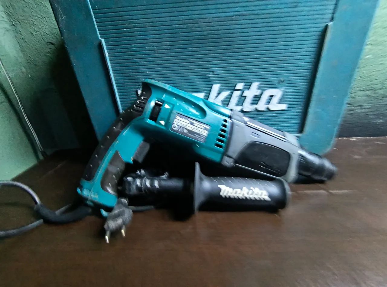 Martelete Perfurador Rompedor Makita HR2470 SDS Plus - Foto 2