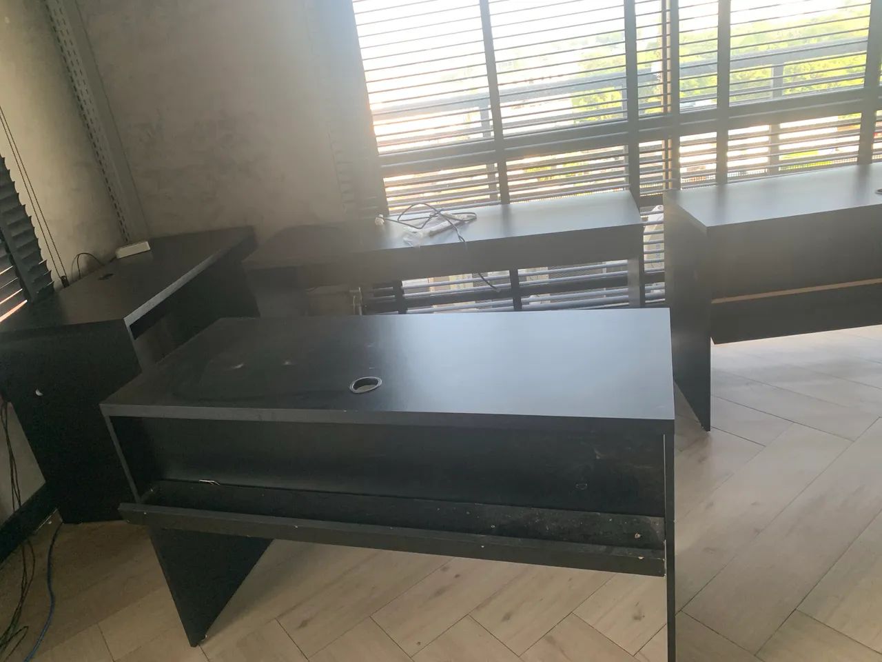 Mesa de Escritório . r$ 200 cada uma  - Foto 2