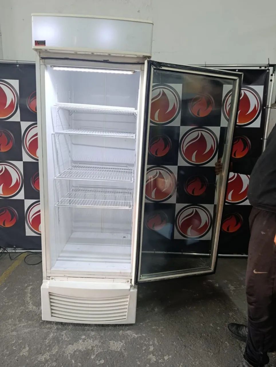 Freezer vertical expositor para congelados 220 volts 568 litros