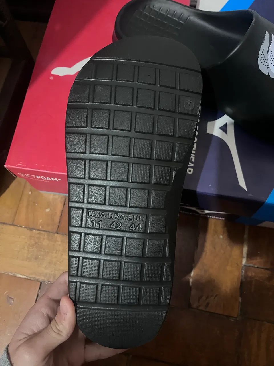 Chinelo Lacoste preto  - Foto 4
