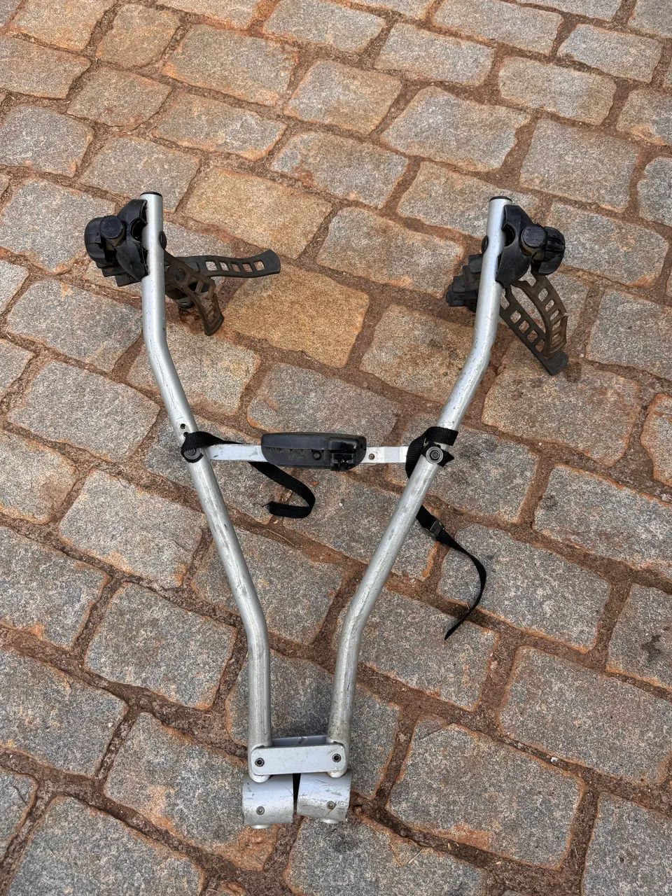 Suporte bike Thule + barra de placa com elétrica 