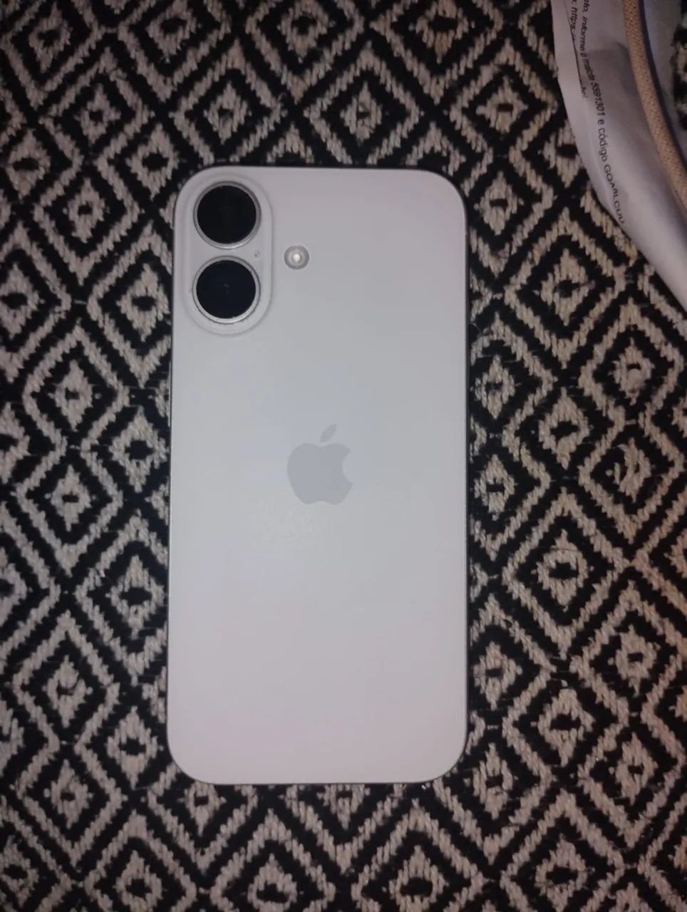 Celular iPhone 16