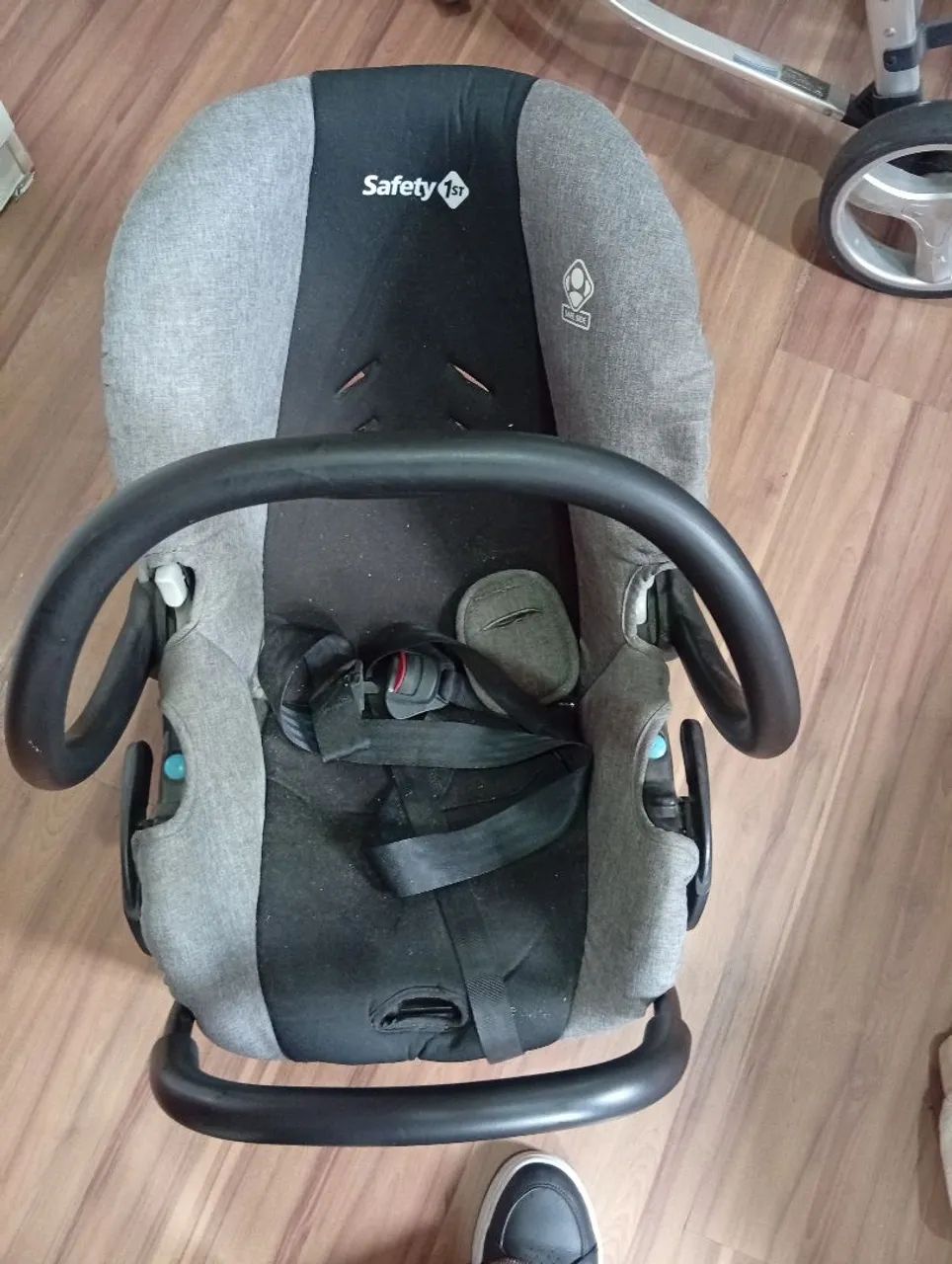 Bebê conforto safety preto com cinza  - Foto 3