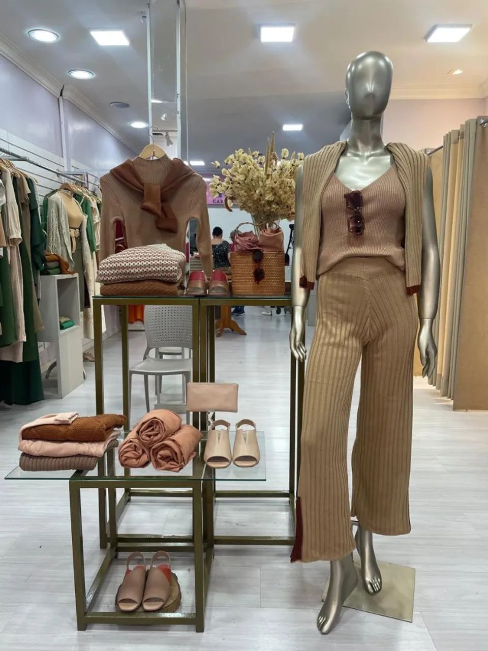 LOJA DE MODA FEMININA COMPLETA E EM OPERAÇÃO - FLORESTA/BH - Foto 4