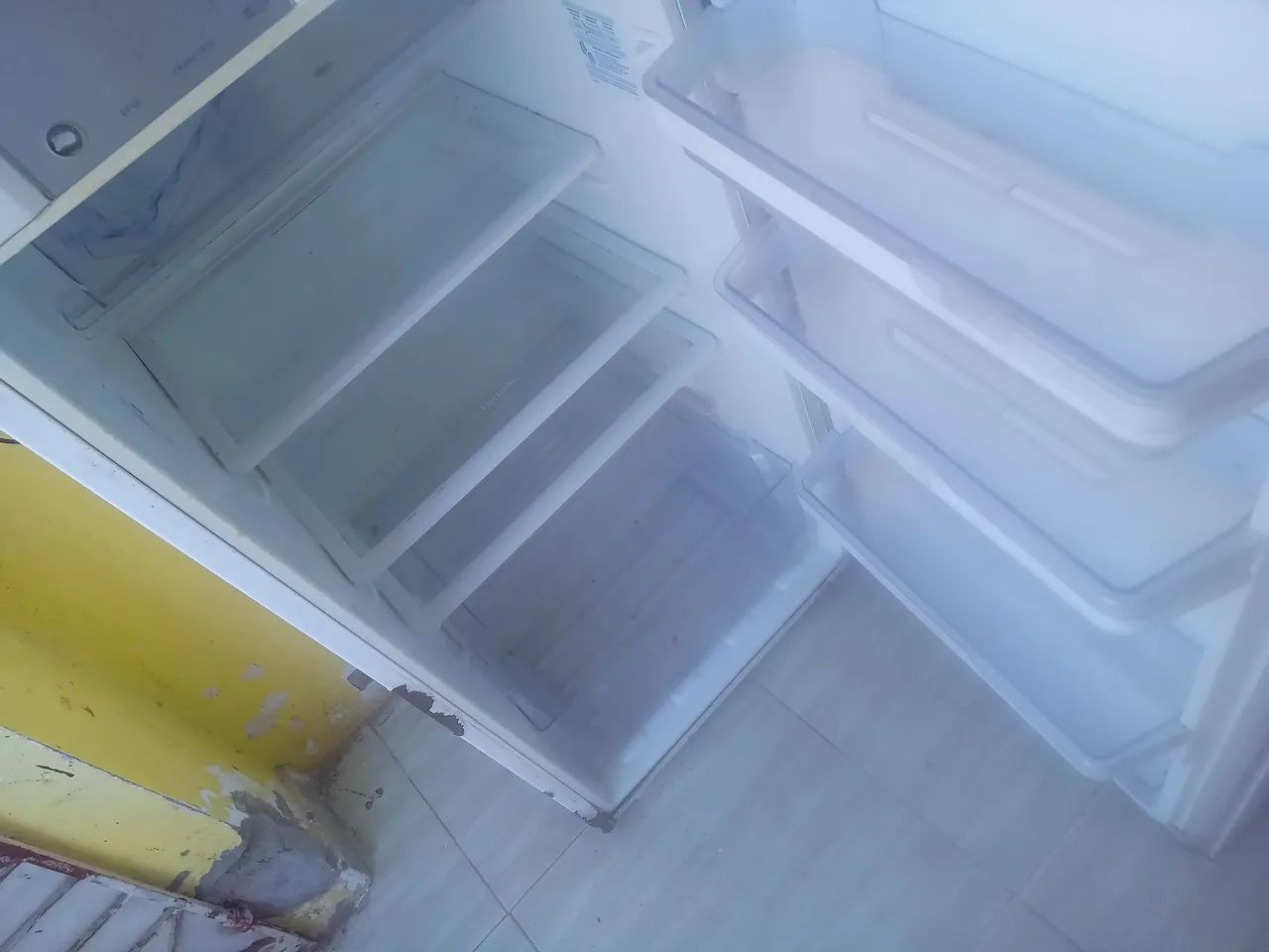 Vendo geladeira Electrolux  - Foto 5