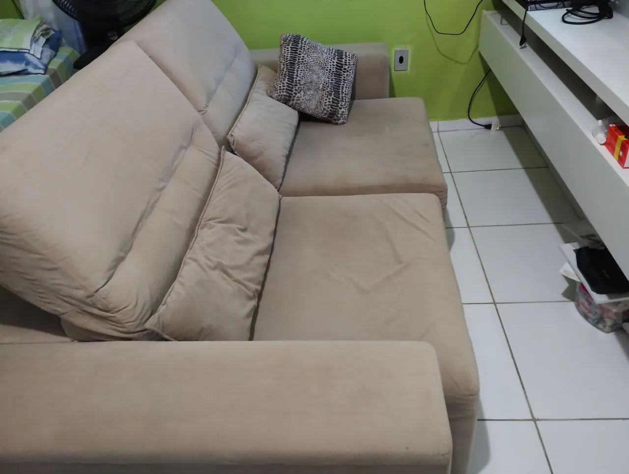 Comfortable sofa in perfect condition. 442957975236782081