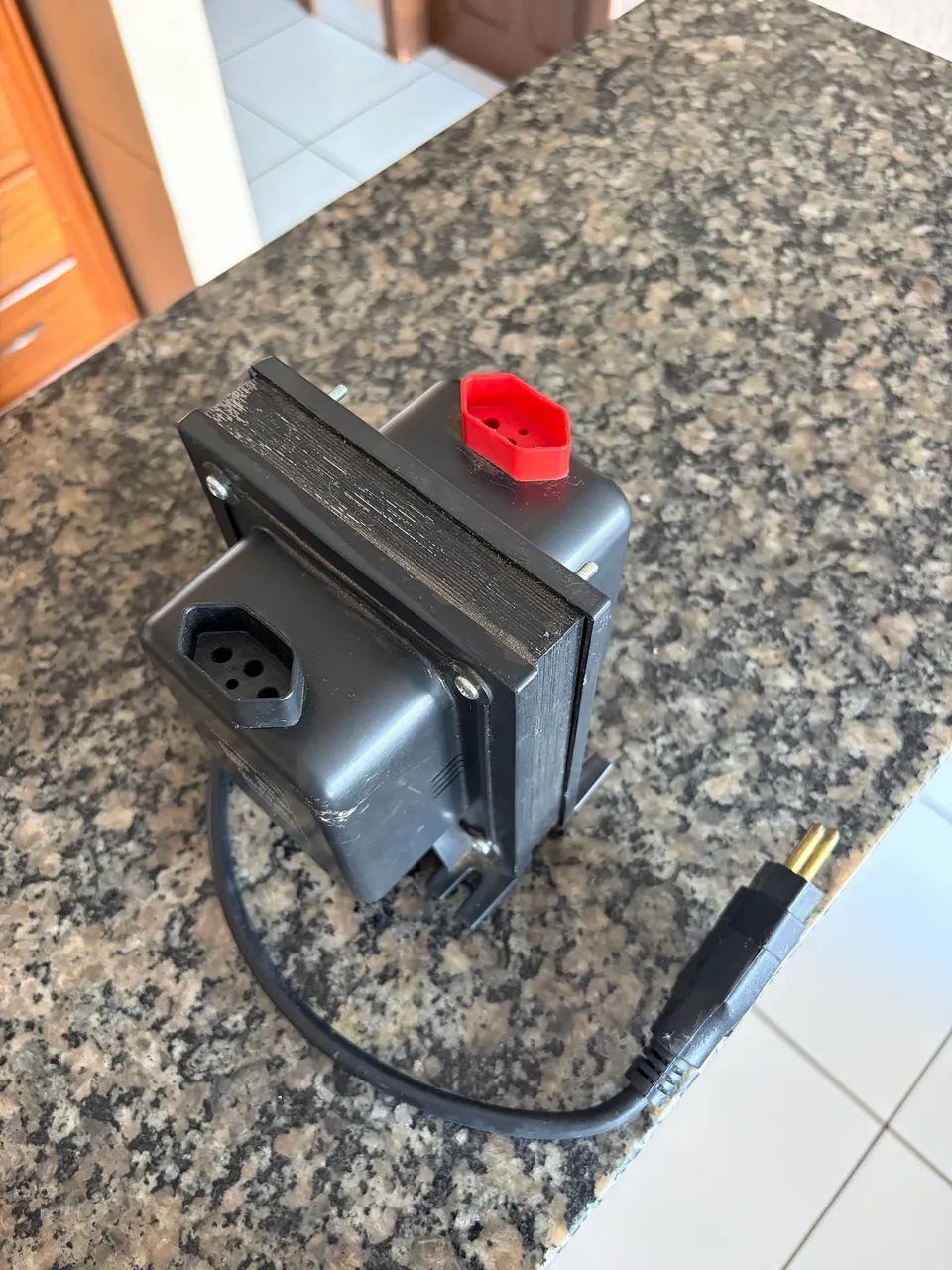 Auto Transformador 3000VA Bivolt (110v / 220v) - Foto 2