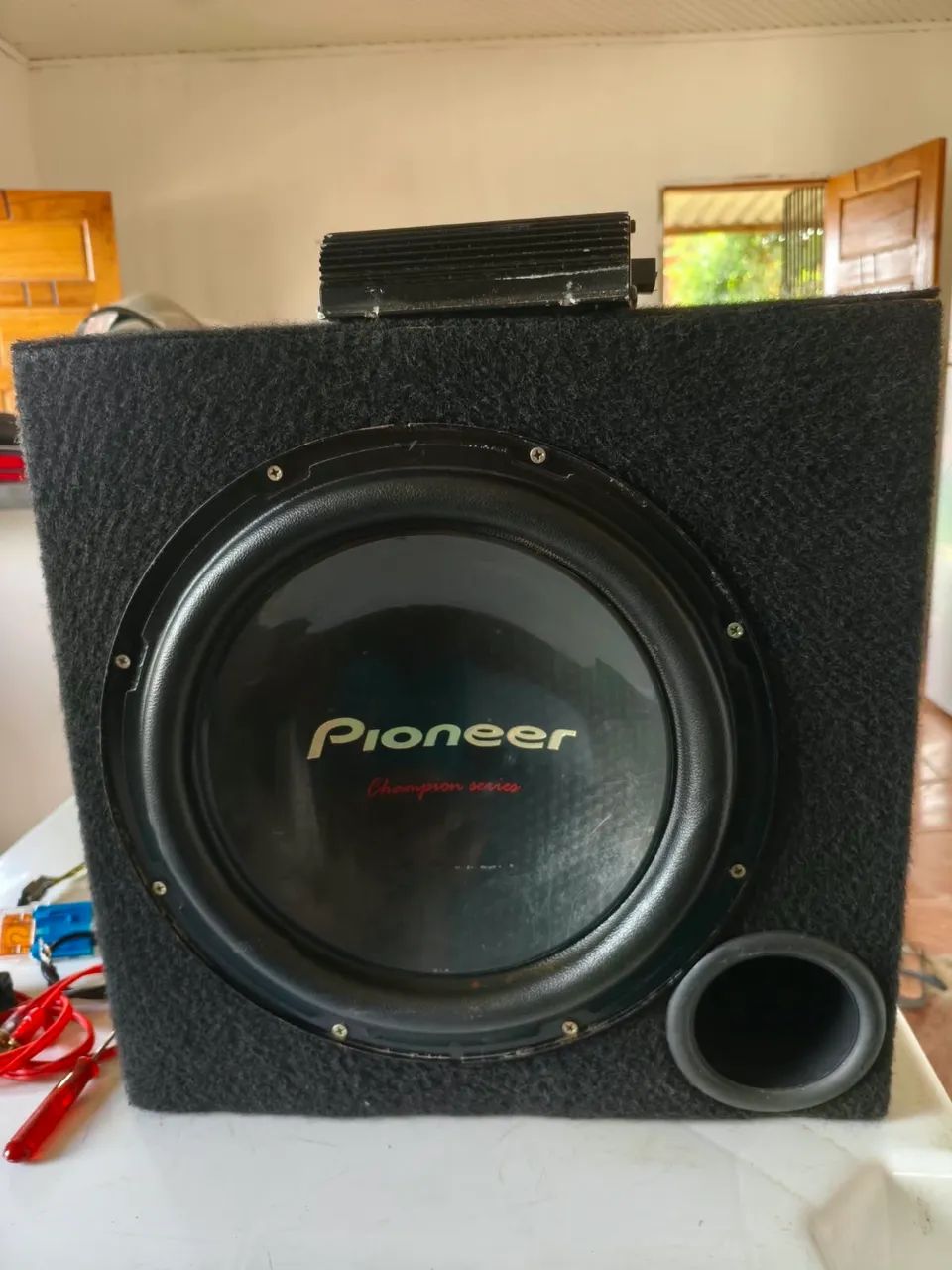 Vendo Subwoofer 400w Rms com Caixa + módulo 650w Rms - Foto 2