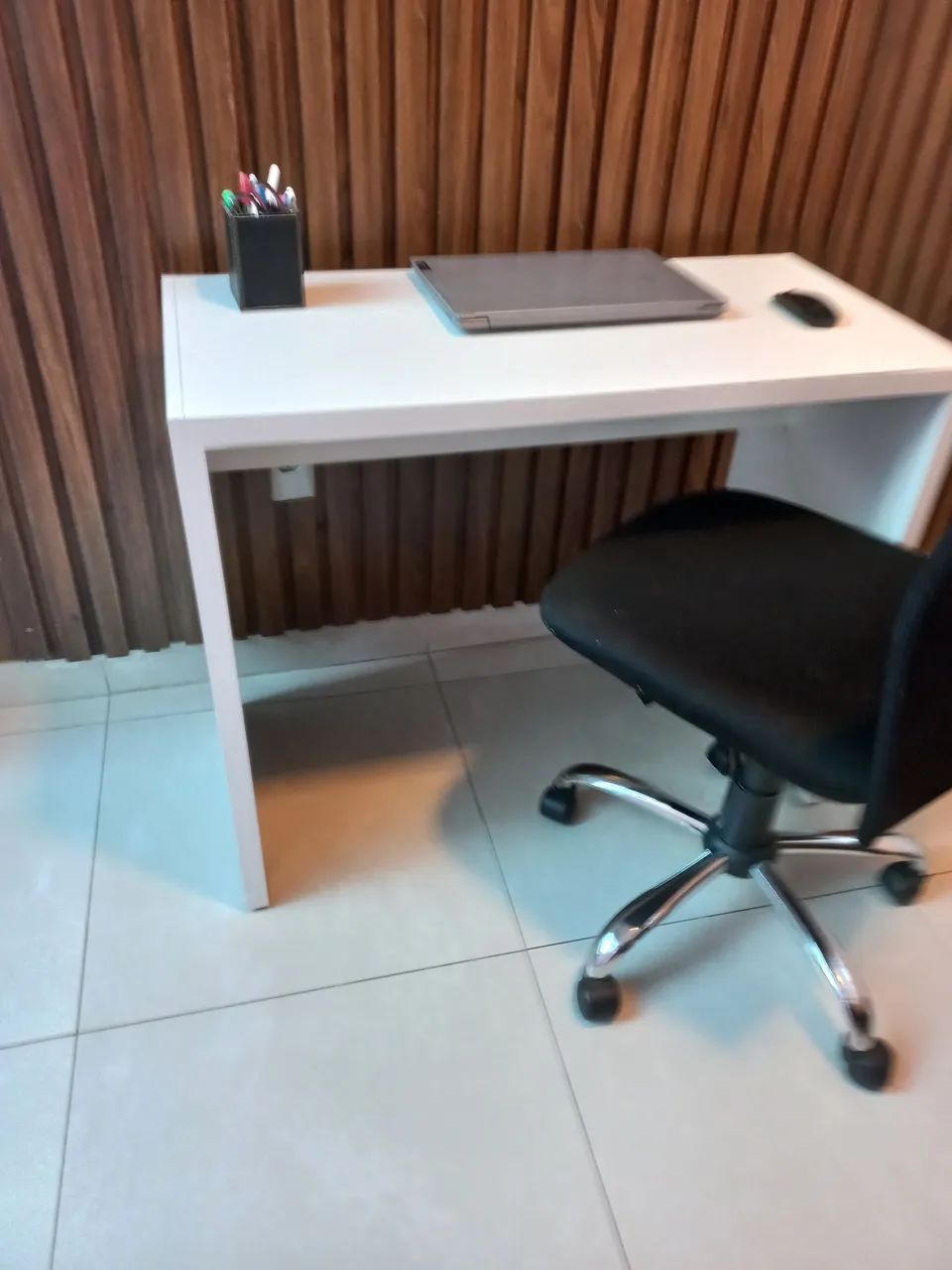 Escrivaninha para notebook nova em mdf 