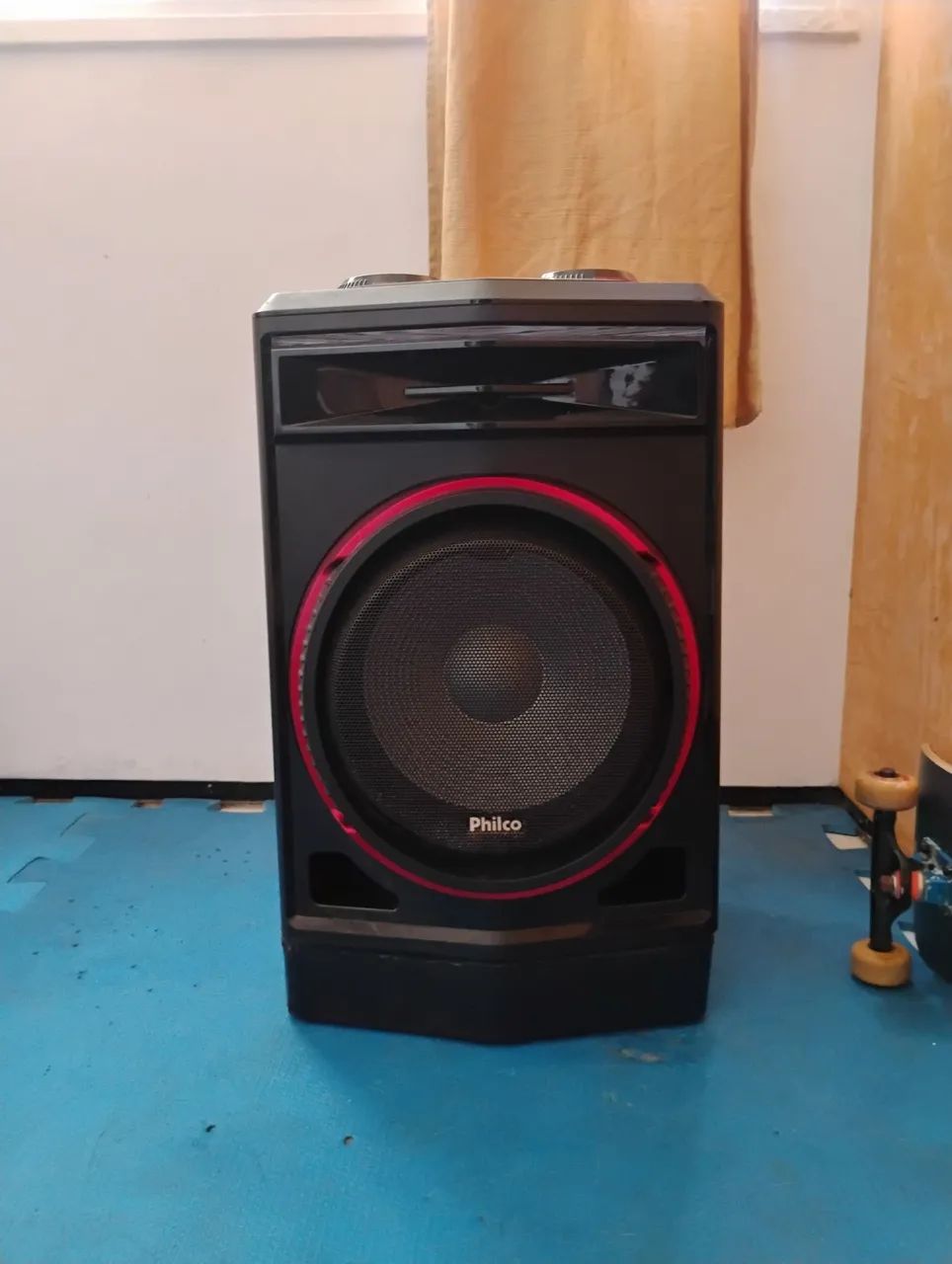 Caixa de som Bluetooth acompanha 2 microfones com fio - Foto 2