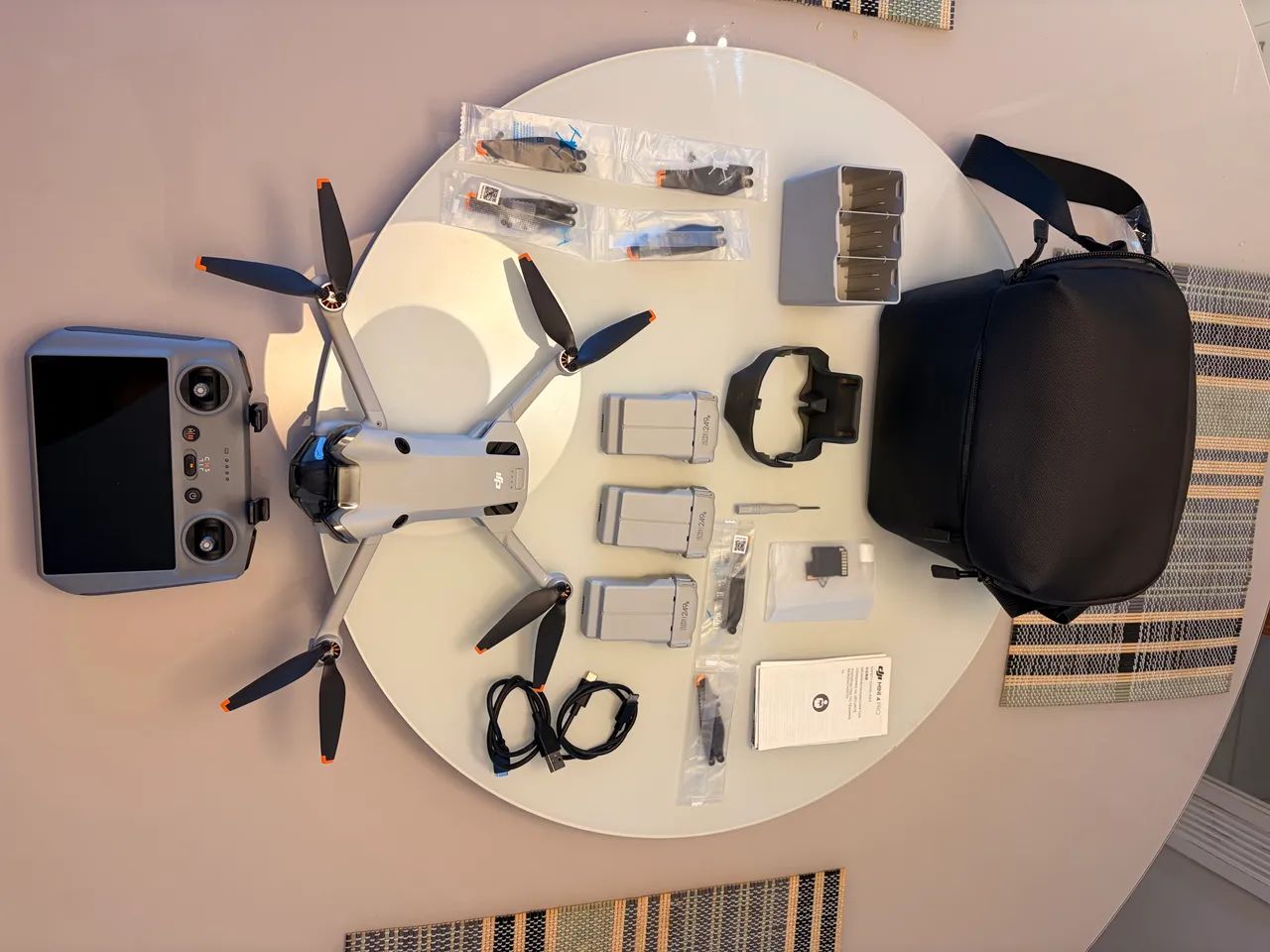 DRONE DJI MINI 4 PRO FLY MORE COMBO ( COM TELA ) RC 331 - Foto 2