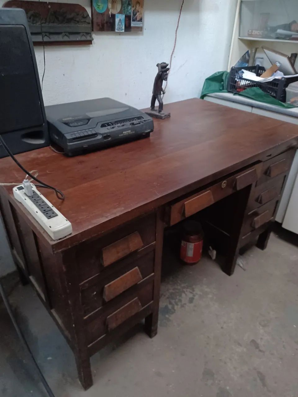 Escrivaninha Miele .7 gavetas.maciça antiga. - Foto 5