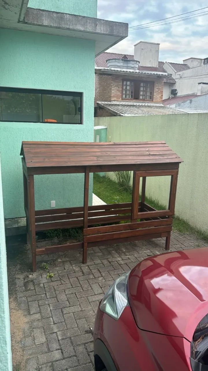 Casa infantil de madeira