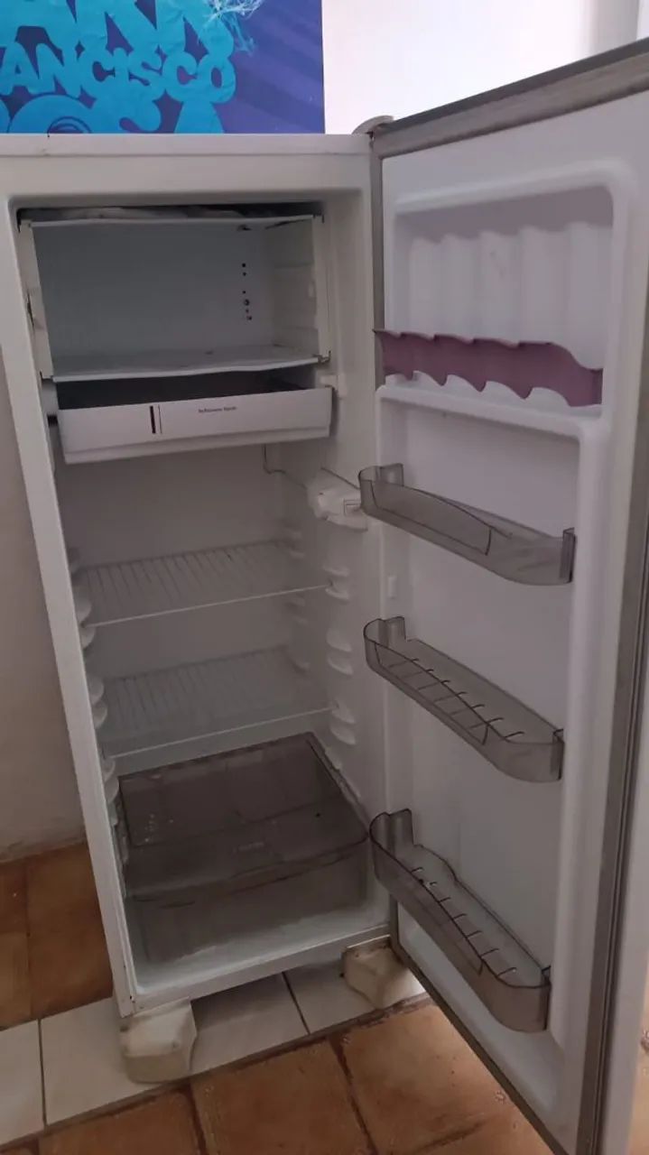 Geladeira bem conservada  - Foto 2