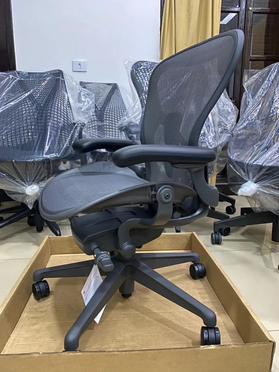Cadeira herman miller new aeron B completa 2022+NF  - Foto 4