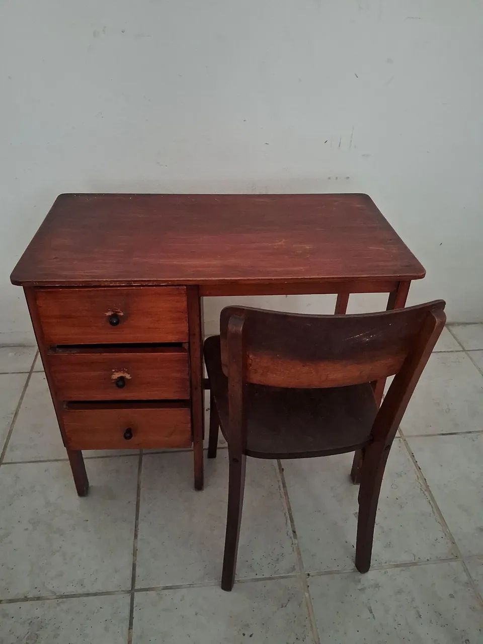 Escrivaninha antiga de peroba.  - Foto 4
