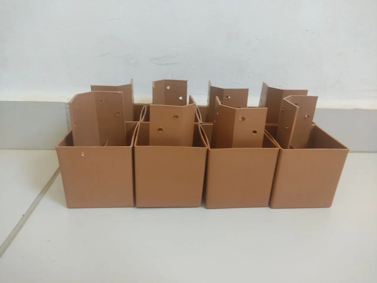 Pé para guarda roupa 