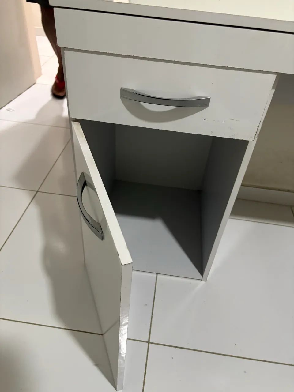 Escrivaninha com gaveta e porta  - Foto 3