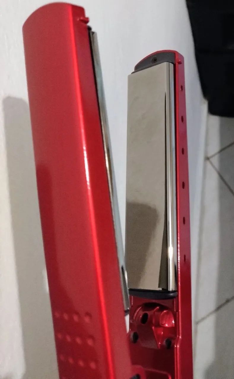 Prancha de cabelo Titanio Milano 18k bivolt  - Foto 4