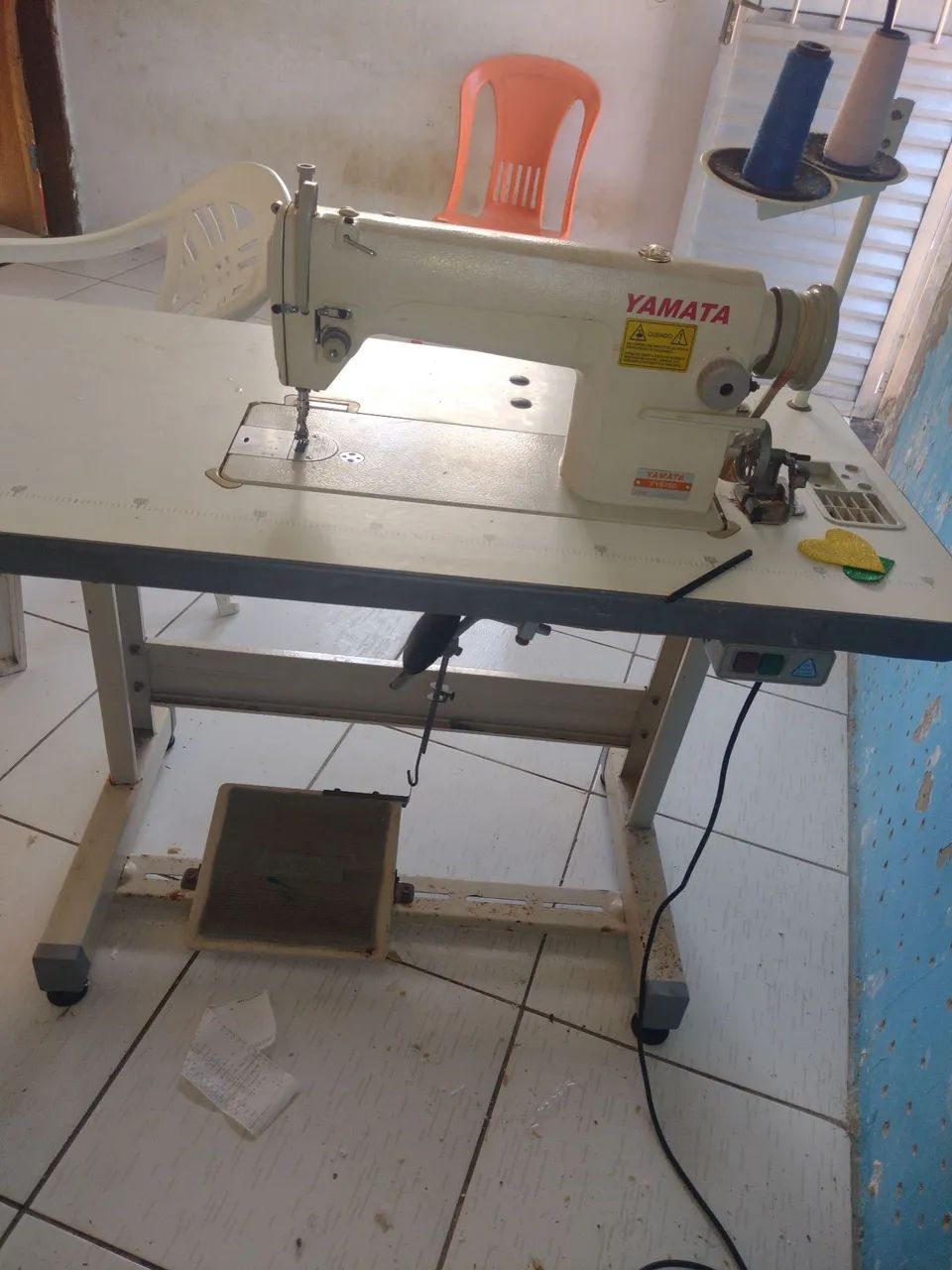 Máquina de costura semi nova - Foto 2
