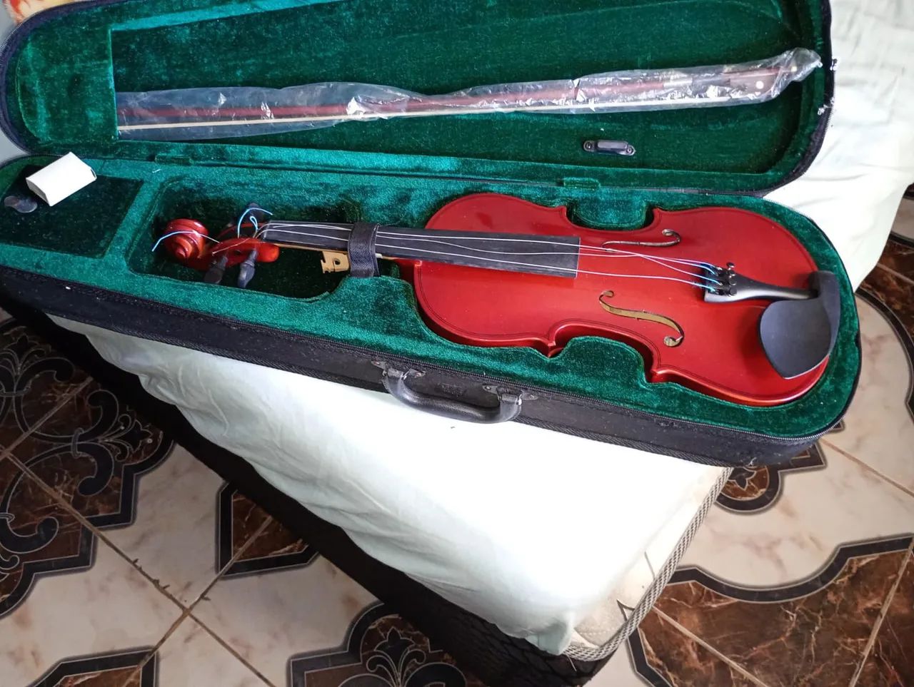Violino semi-novo 