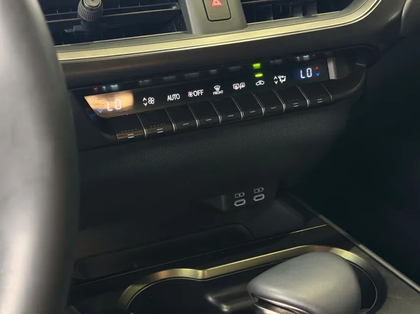 Lexus UX-250h Dynamic 2.0 16V Aut.(hybrid), foto 19 de 19