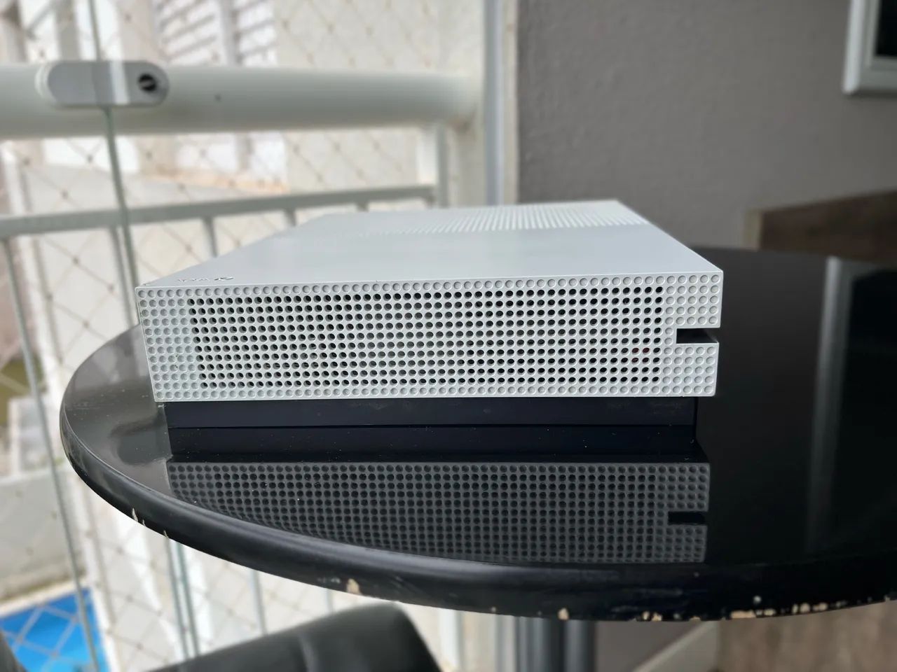? Xbox One S 1TB Branco | Completo | Caixa Original - Foto 2