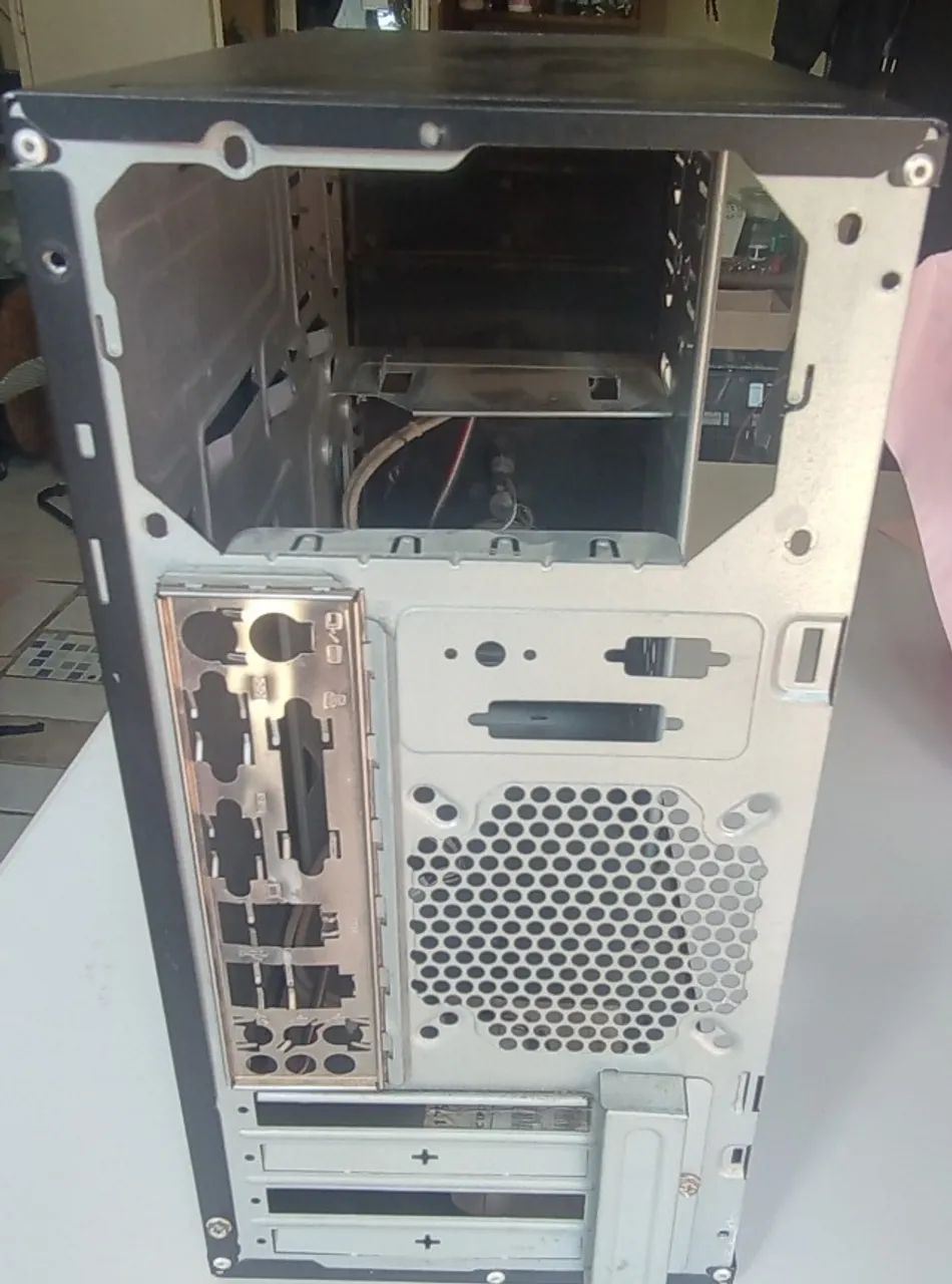 gabinete para computador vazio - Foto 3