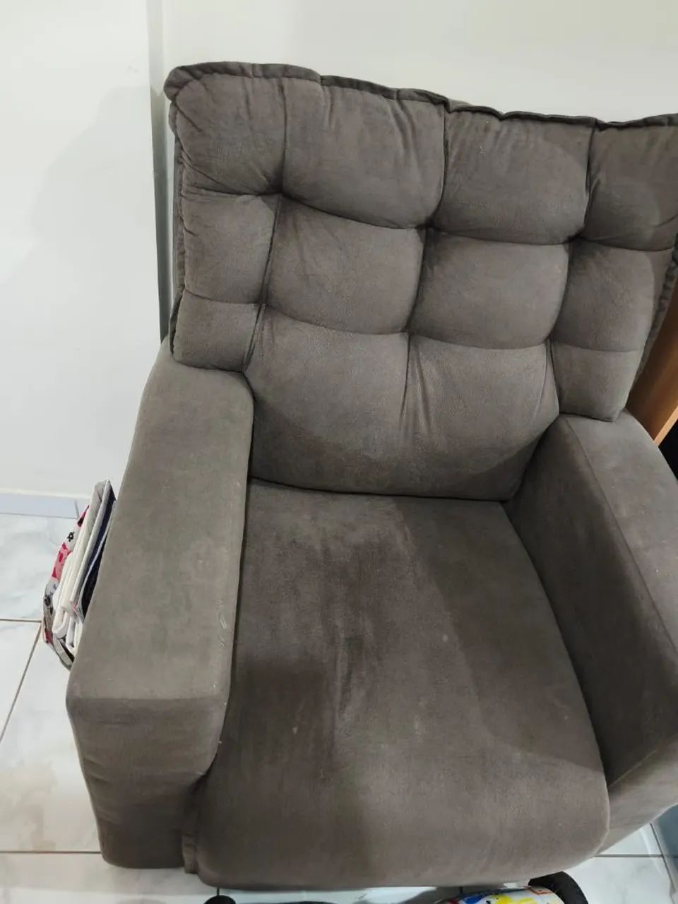 Poltrona Reclinável Marrom Suede - Muito Confortável - Foto 2