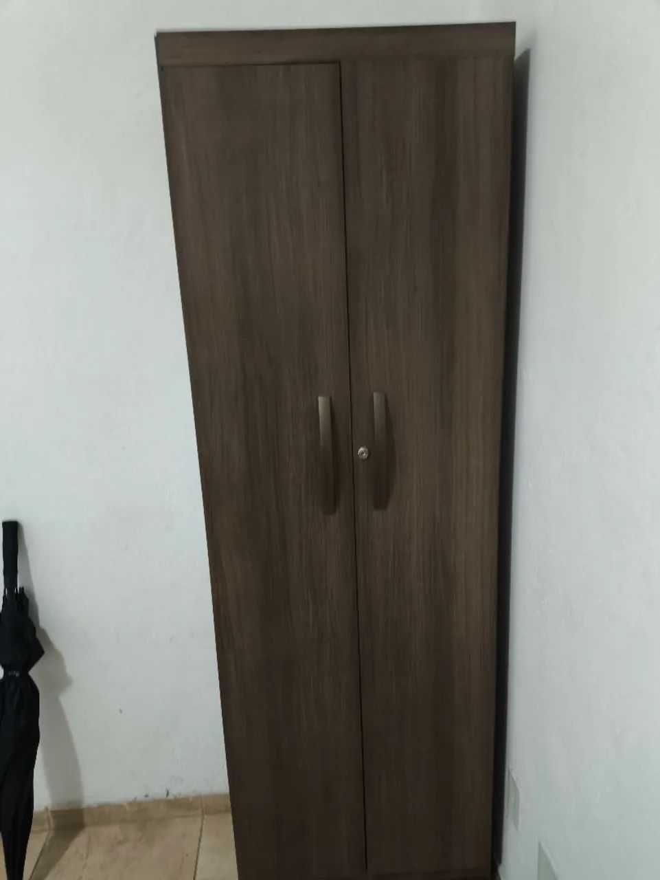 Guarda Roupa duas portas com chave
