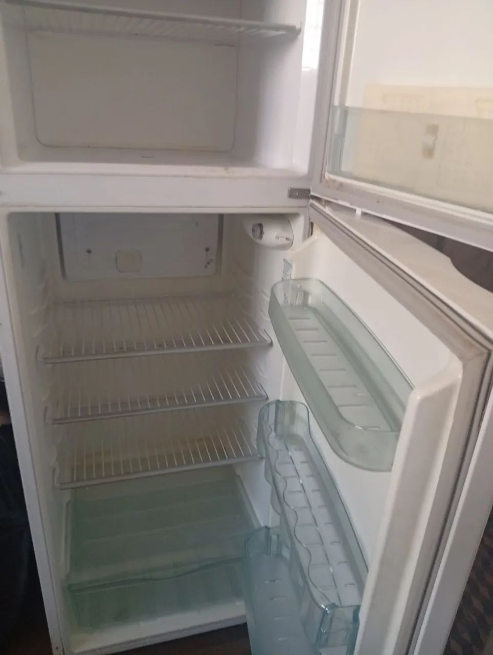 Refrigerador funcionando usado 
