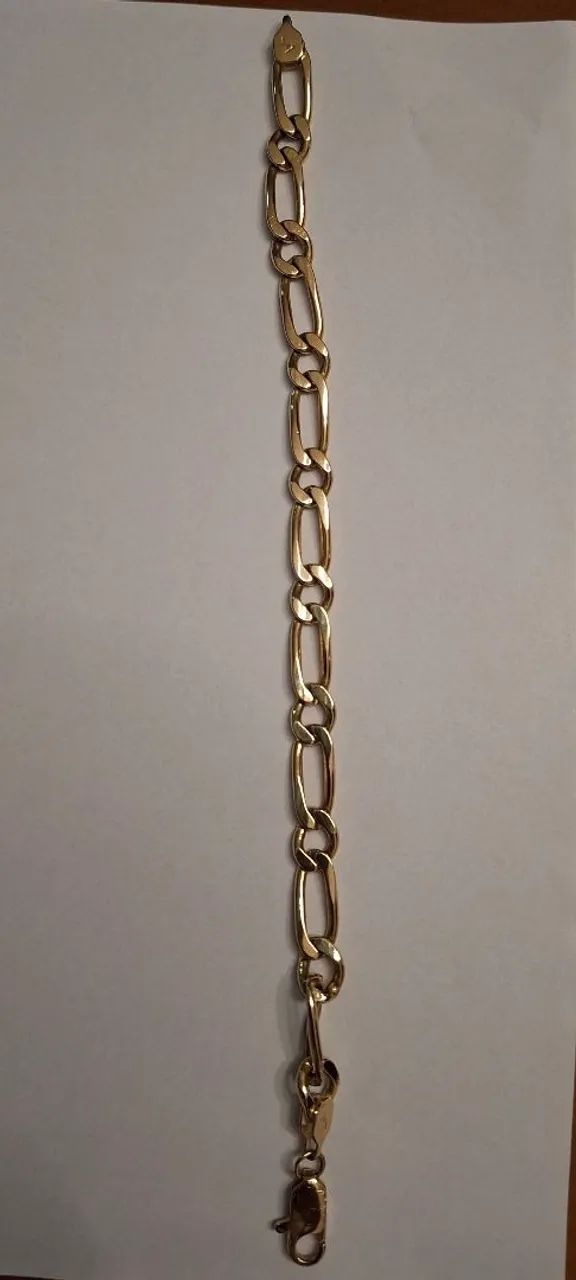Pulseira folheada a ouro. 