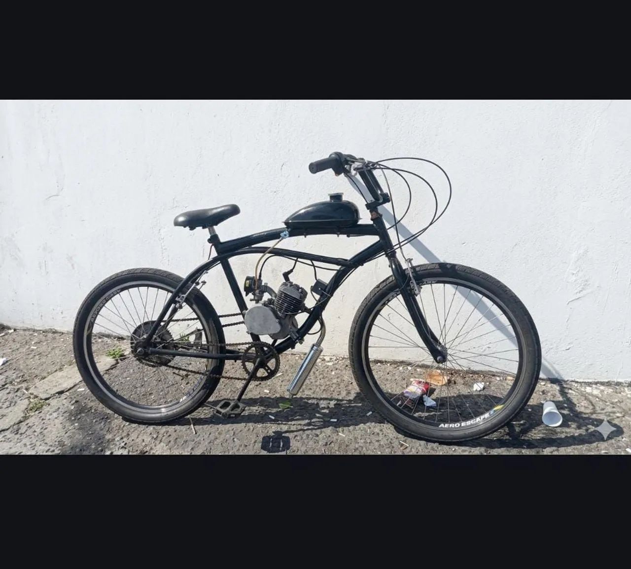Vendo bicicleta motorizada nova. 