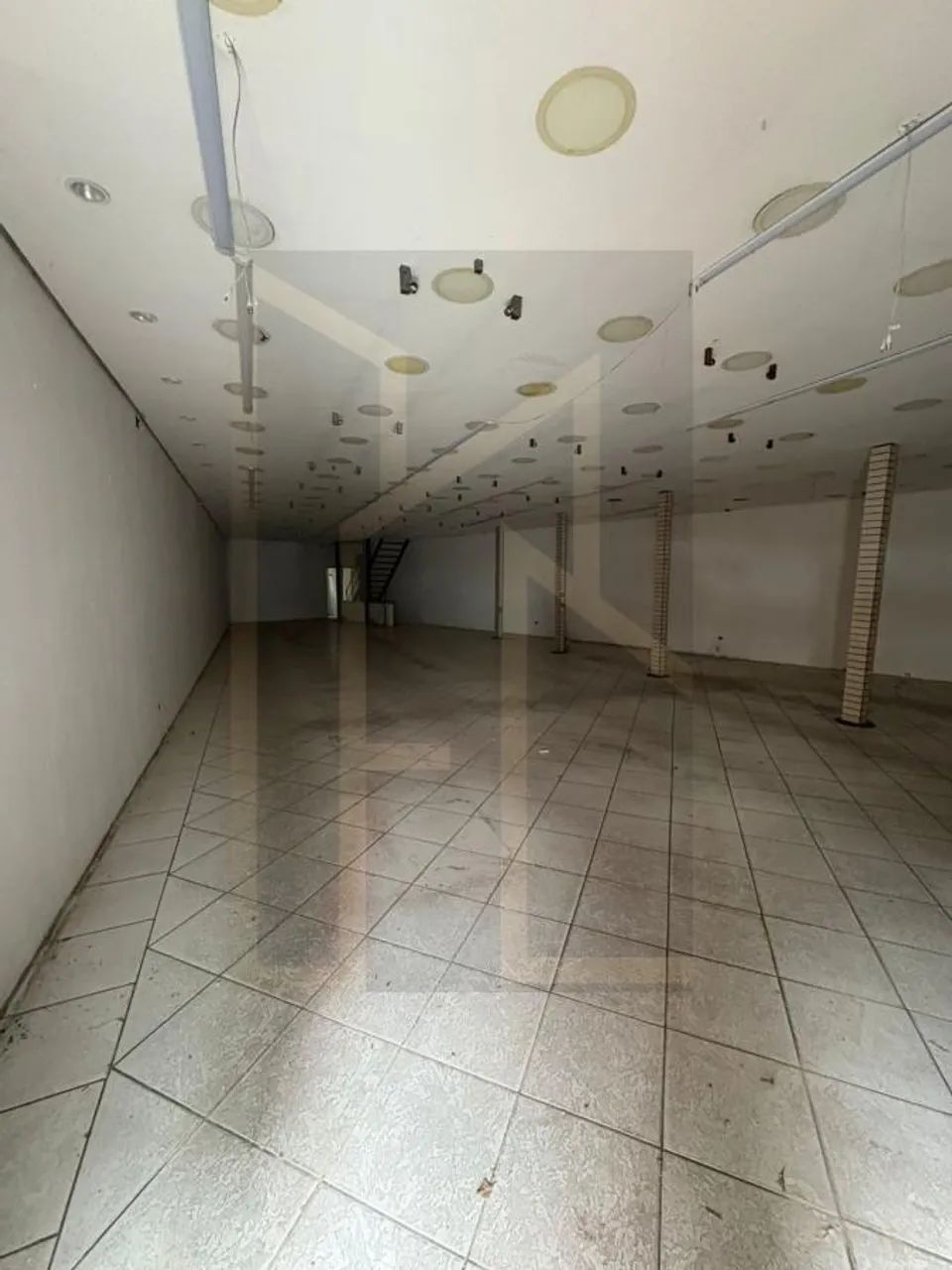 Salão Comercial para Locação em Poá, Centro, 4 banheiros - Foto 2