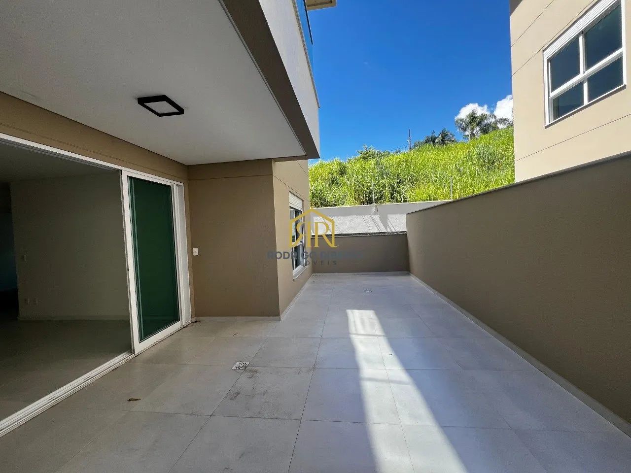 Seu novo refúgio moderno, aguardando por você! - Foto 4