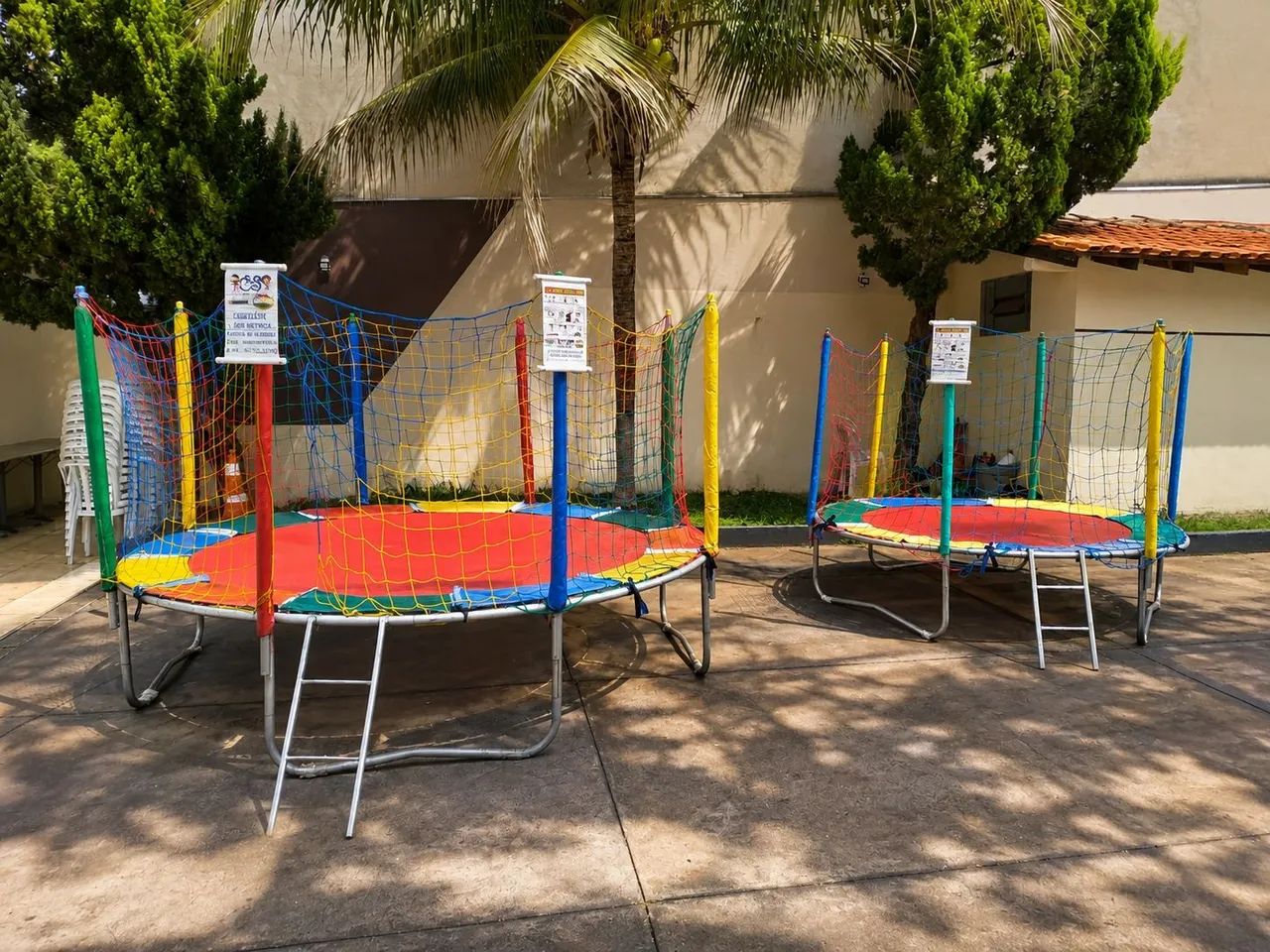 Aluguel de cama elástica, piscina de bolinhas, jogos de mesas para festas  - Foto 4